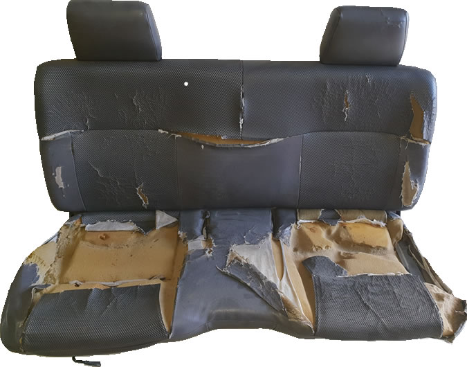 Bakkie Seat Before<br />
auto trimmers Pretoria<br />
